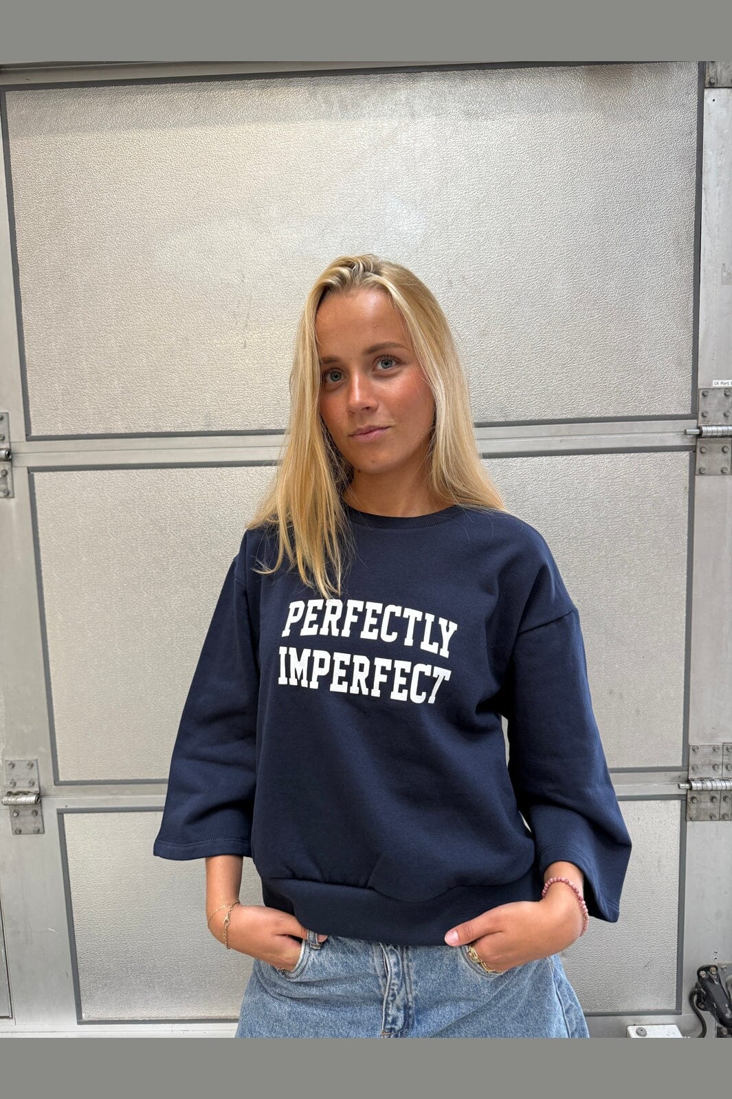 CONTINUE SISSIE SWEATNAVY