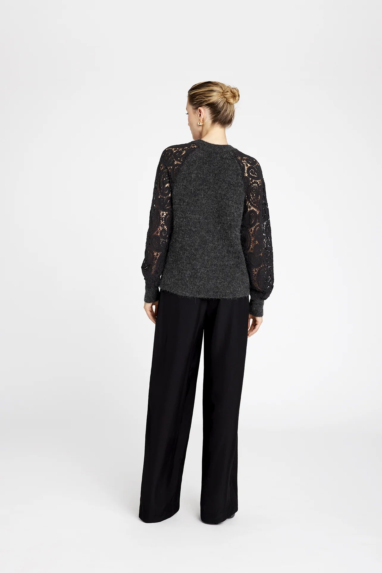 GUSTAV MAGDA V-NECK KNIT W.LACE BLACK