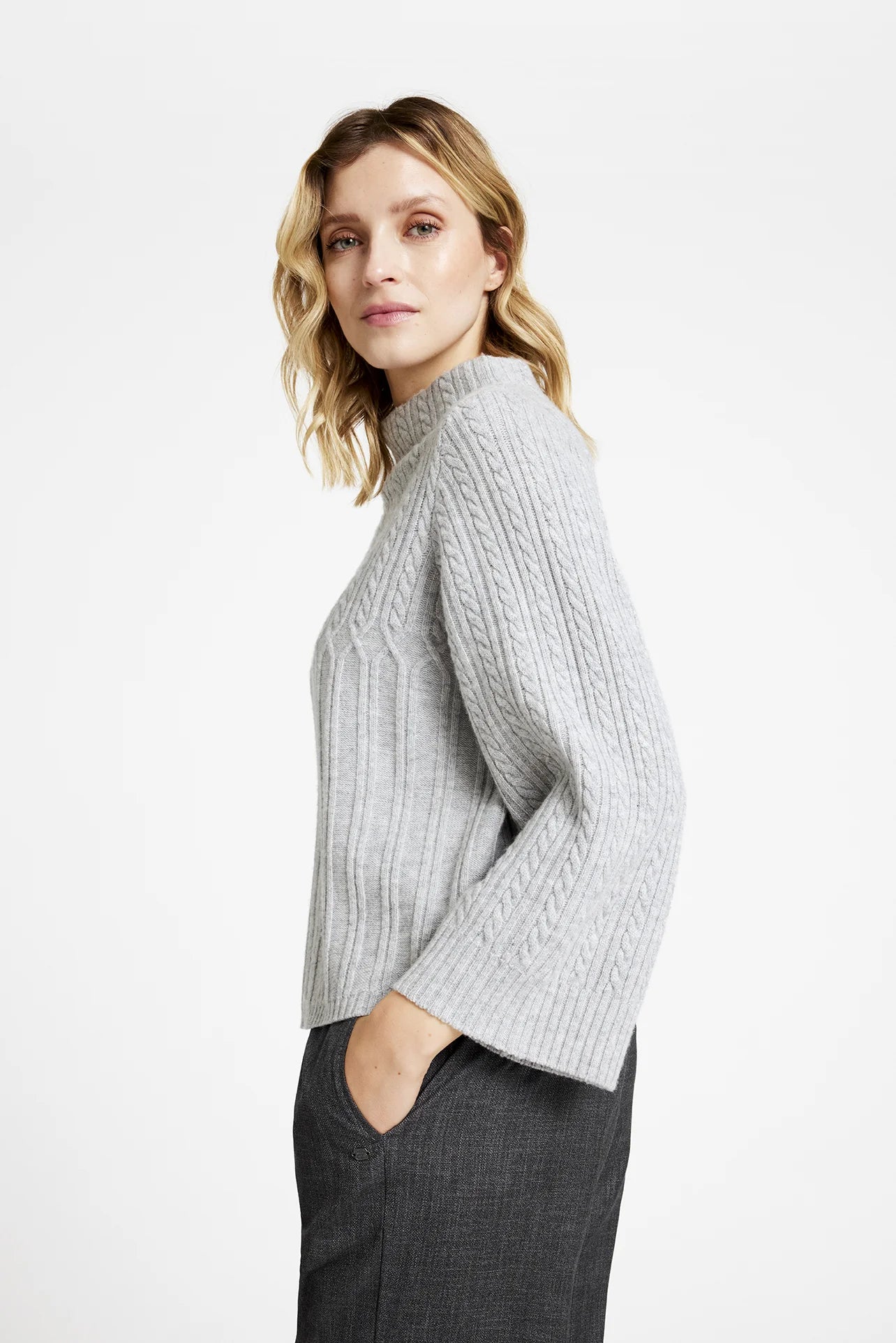 GUSTAV HELMI KNIT