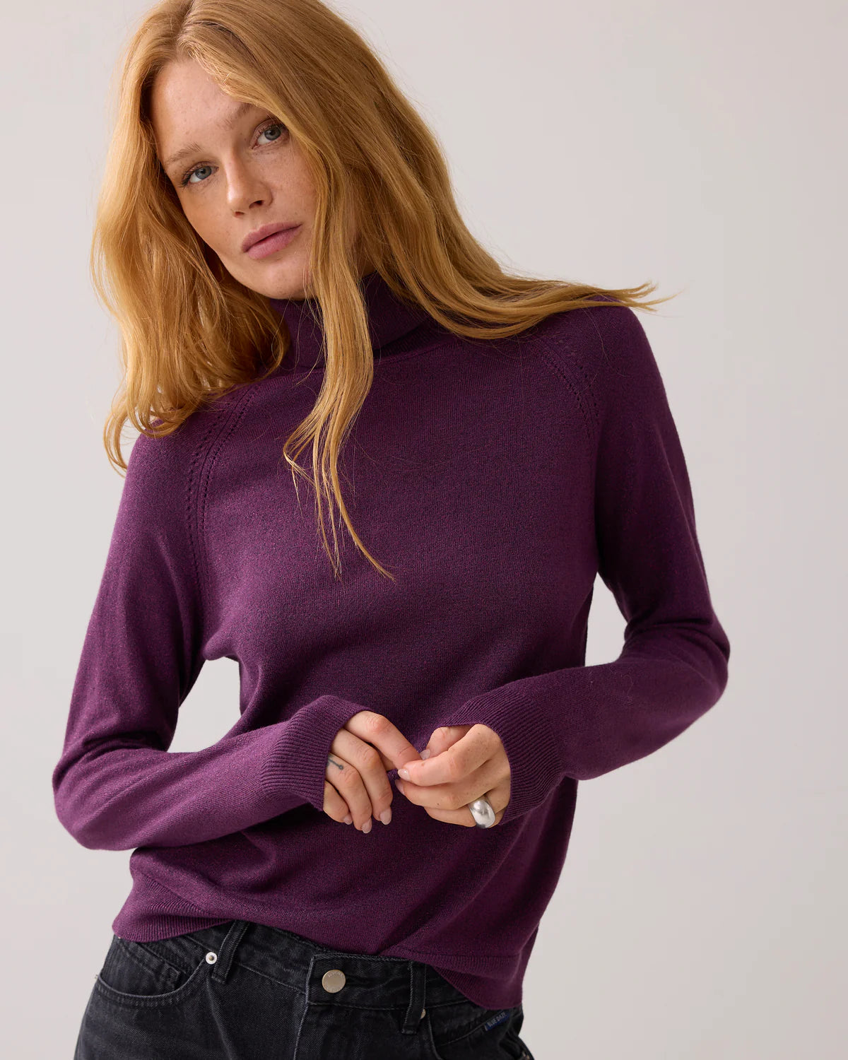 SUMMUM RTLE NECK SWEATER WINEBERRY