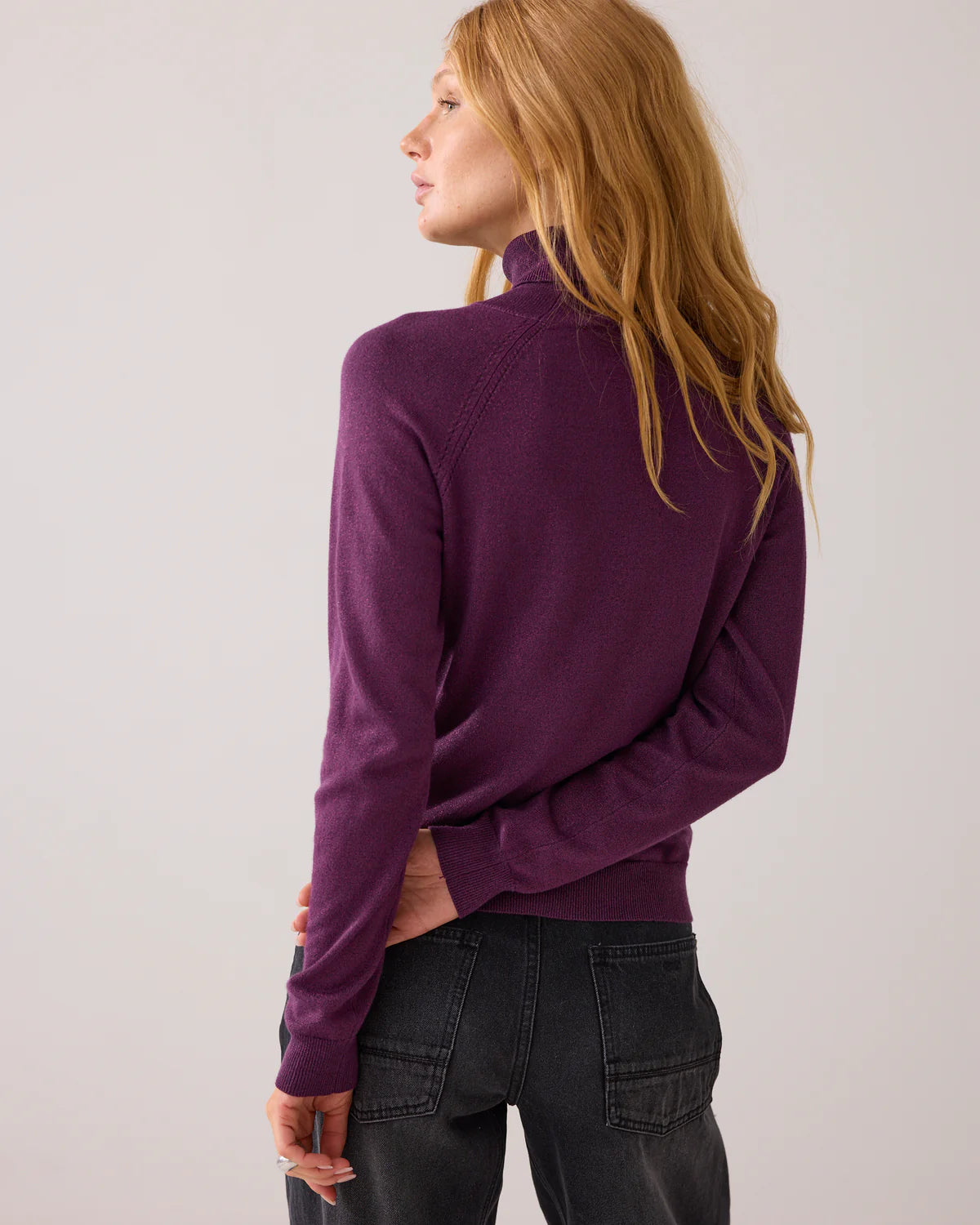 SUMMUM RTLE NECK SWEATER WINEBERRY