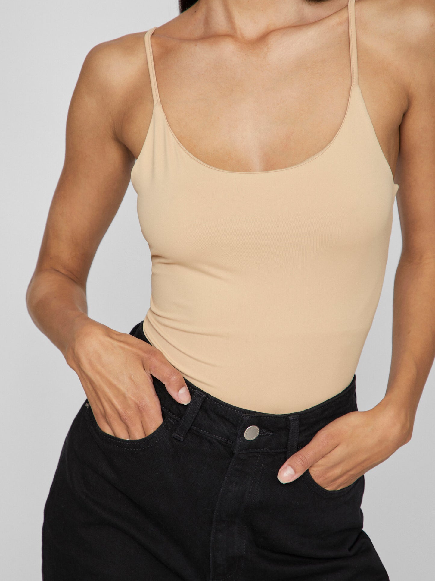 VILA VIKENZA SINGLET - NOOS SAND