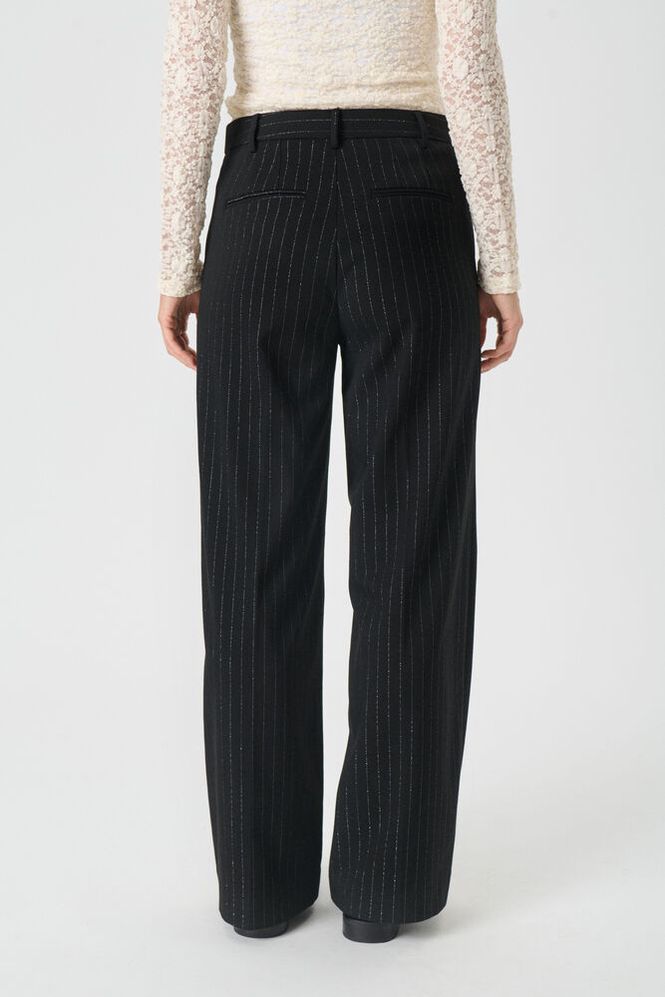 PT VANILLA BLACK METALLIC STRIPE