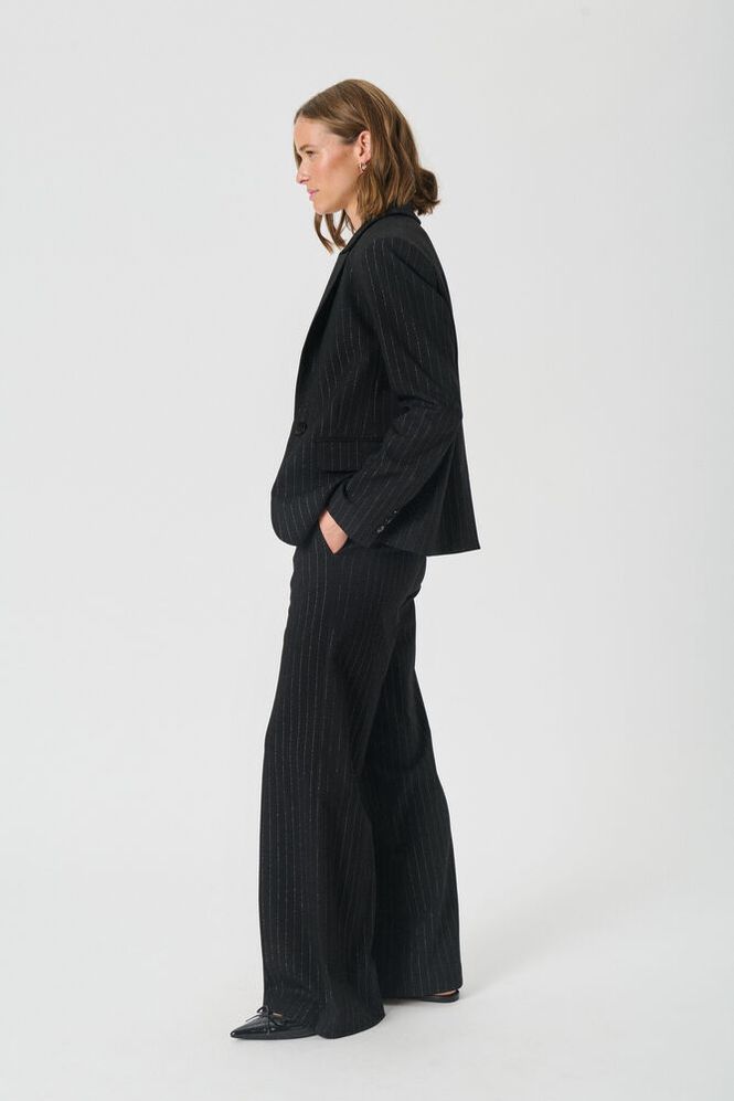 PT VANILLA BLACK METALLIC STRIPE