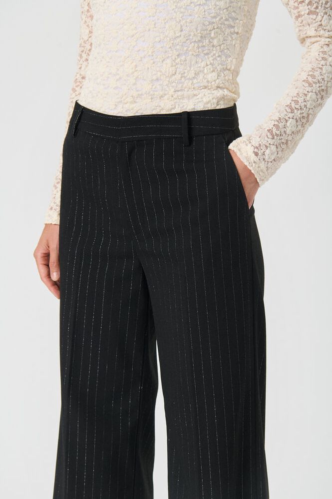 PT VANILLA BLACK METALLIC STRIPE