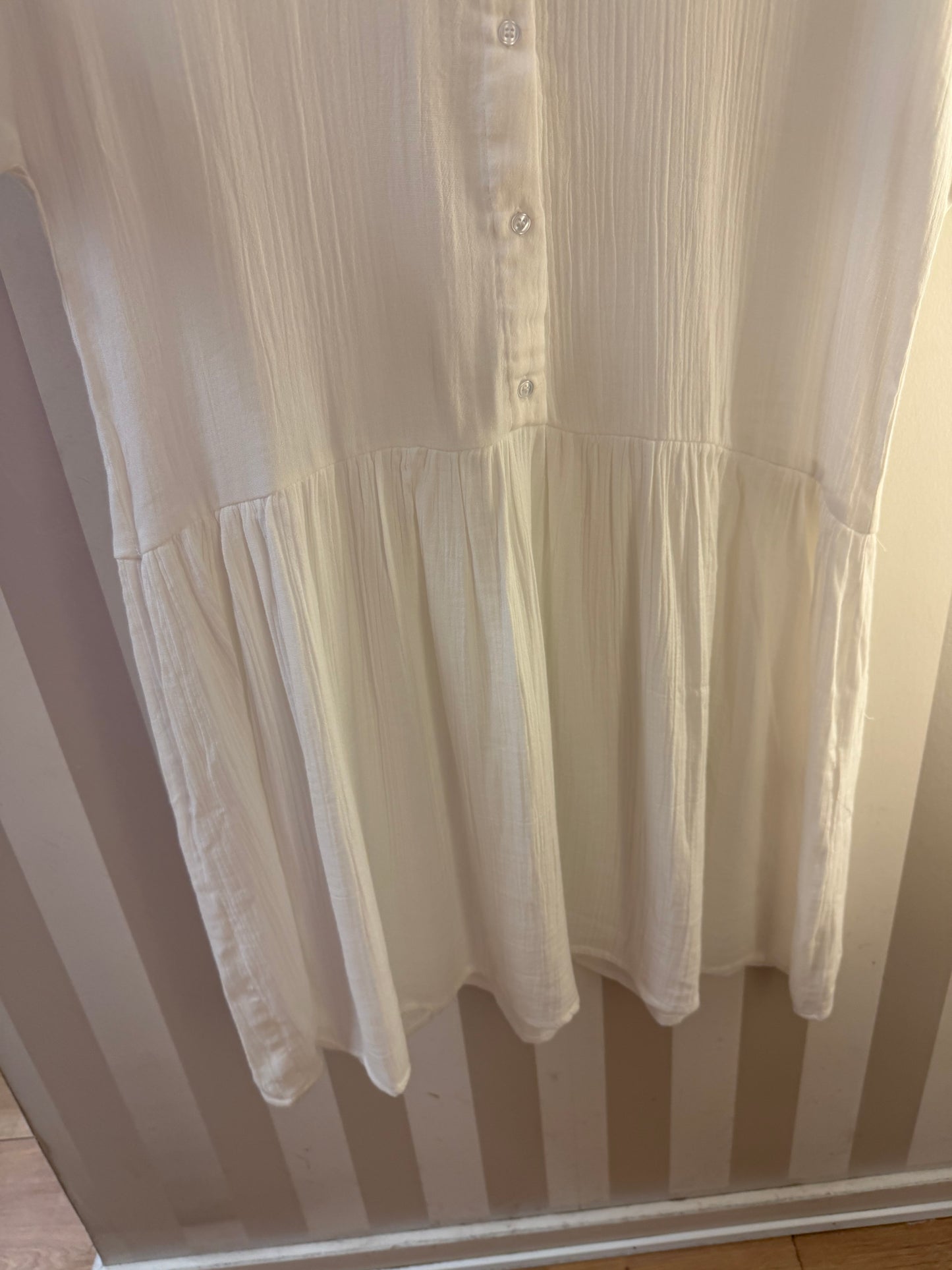 CONTINUE EMMELY DRESS WHITE