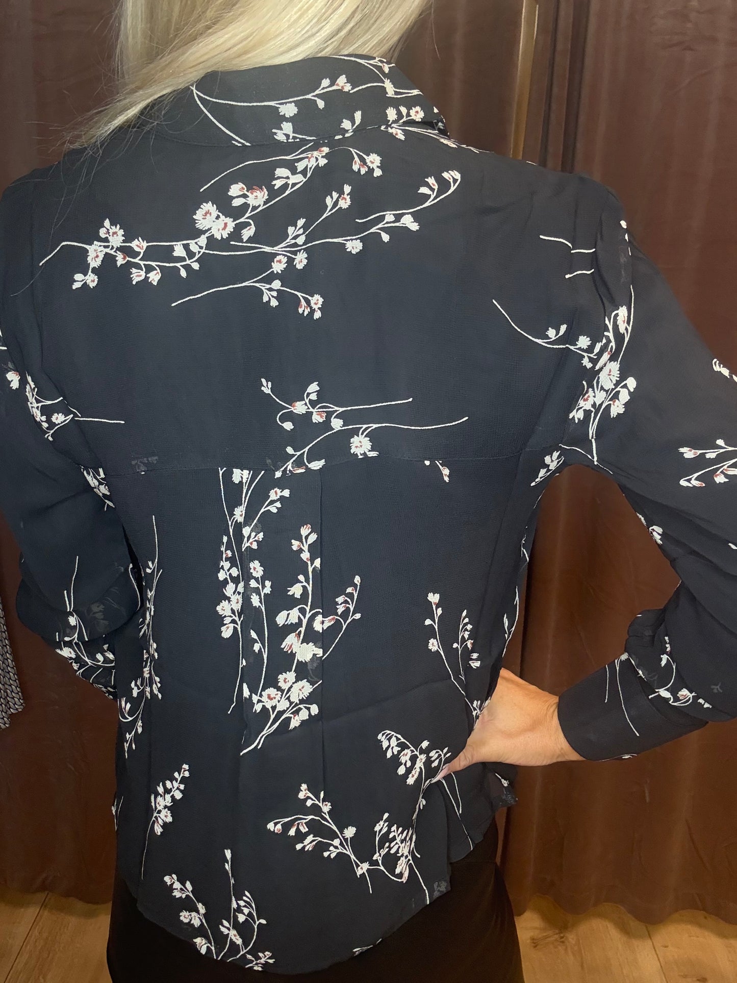 PART TWO VANORA BLACK FINE LEAF PRI