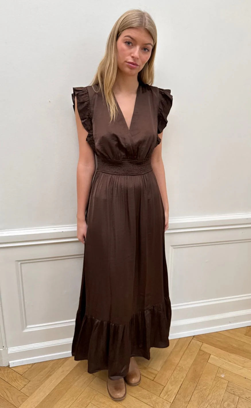 CONTINUE BEATE DRESS BROWN