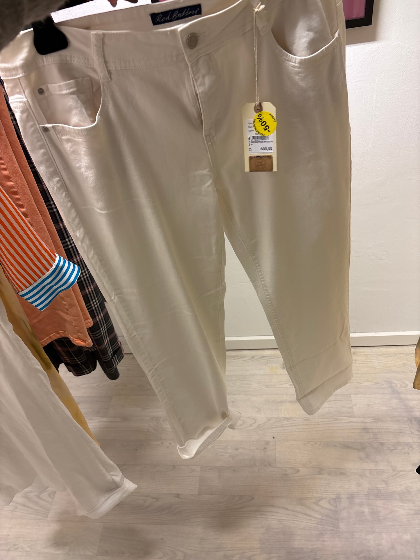 RED BUTTON KATE OFF WHITE