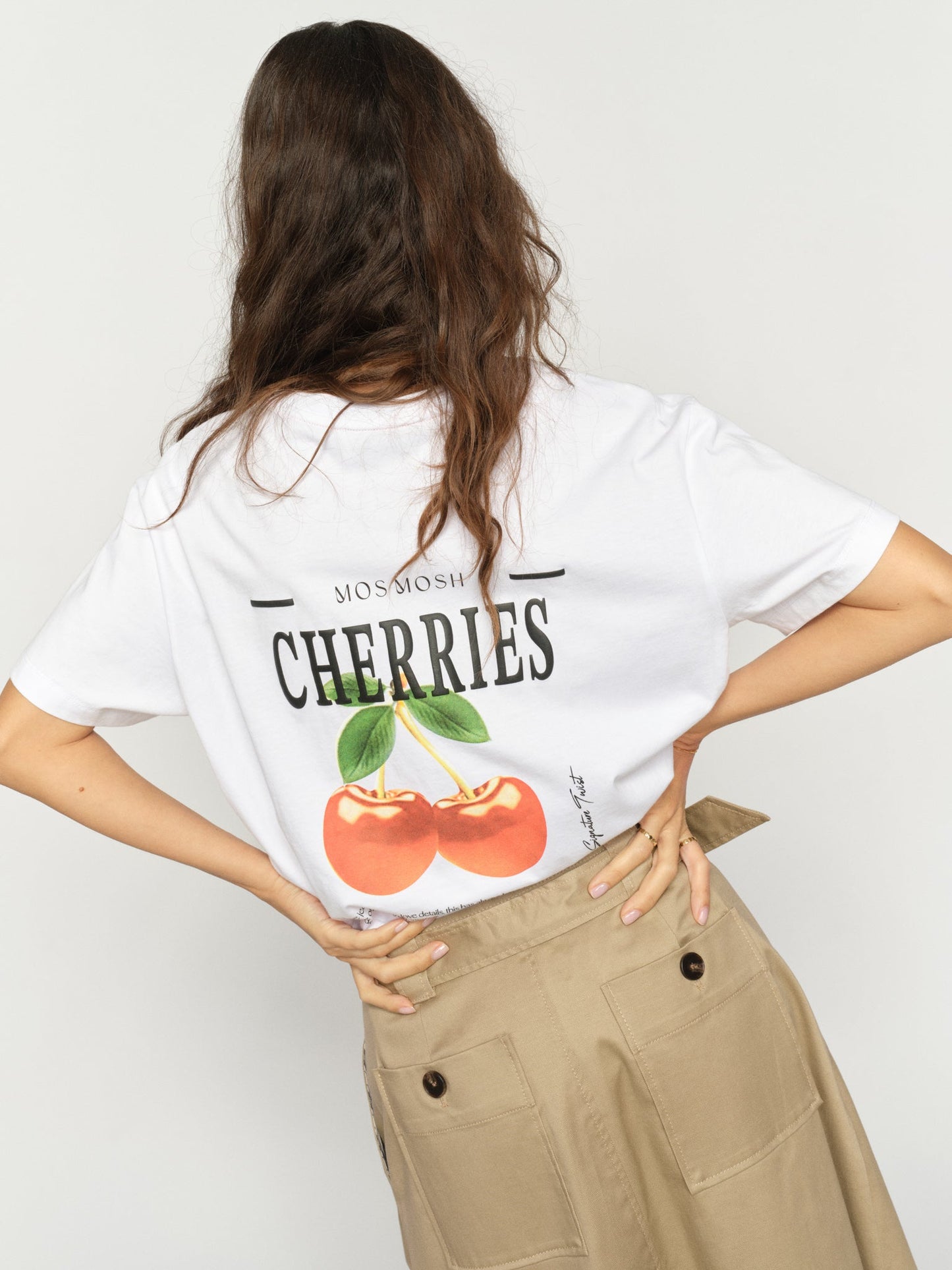 MM LAIL O-SS CHERRY TEE WHITE