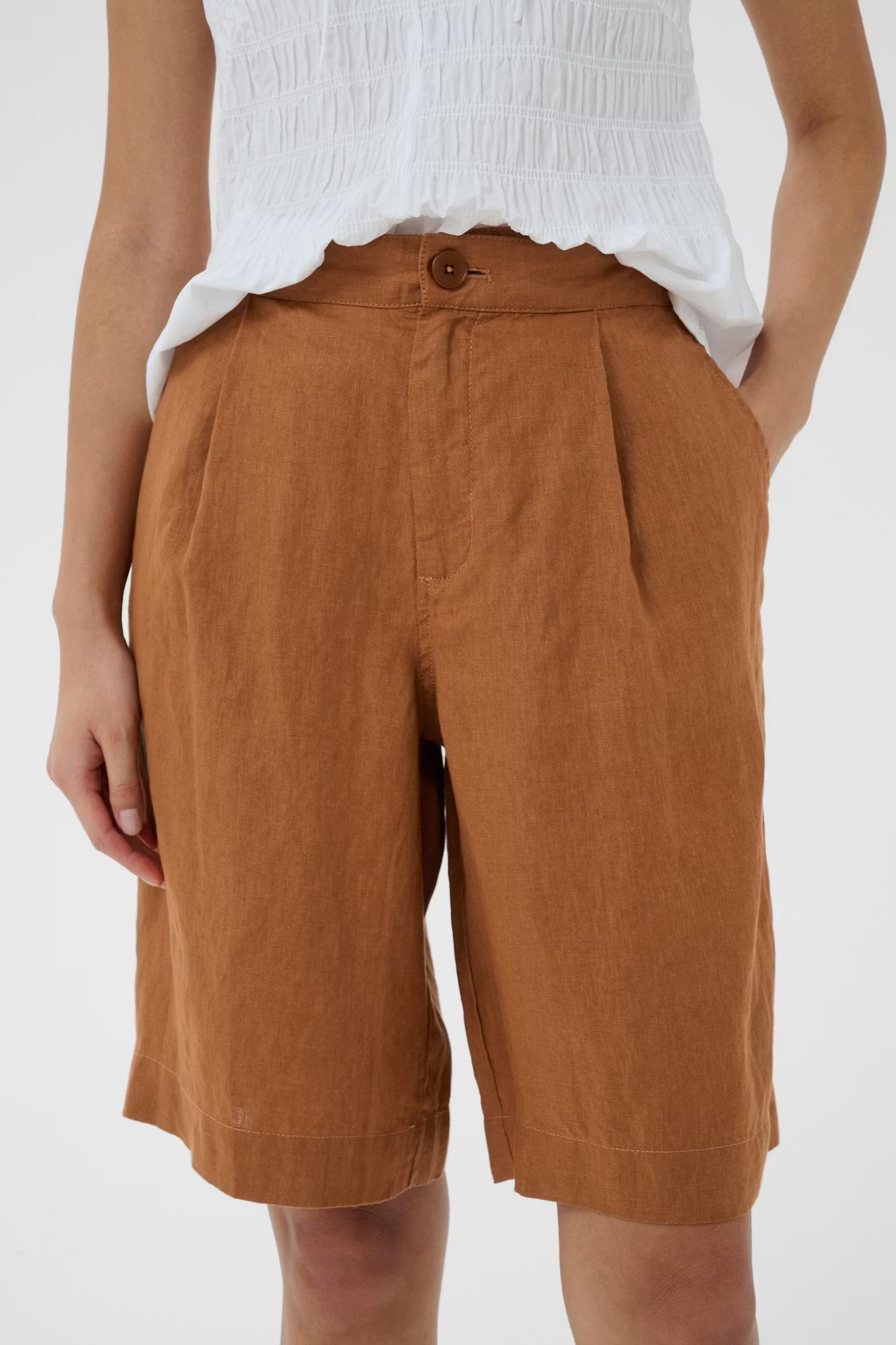PART TWO BERNIA SHORTS ARGAN OLI