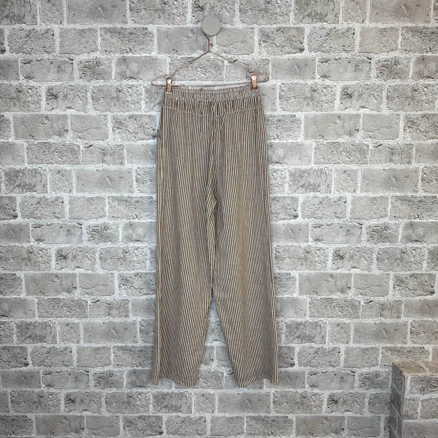 CL FACET B  LATTE STRIPE