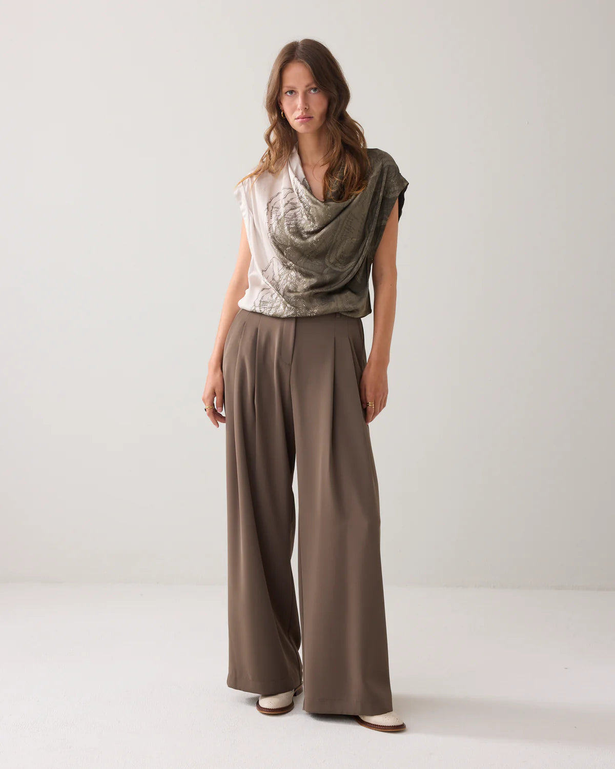 SUMMUM TOP SLEEVELESS BORDER PRINT