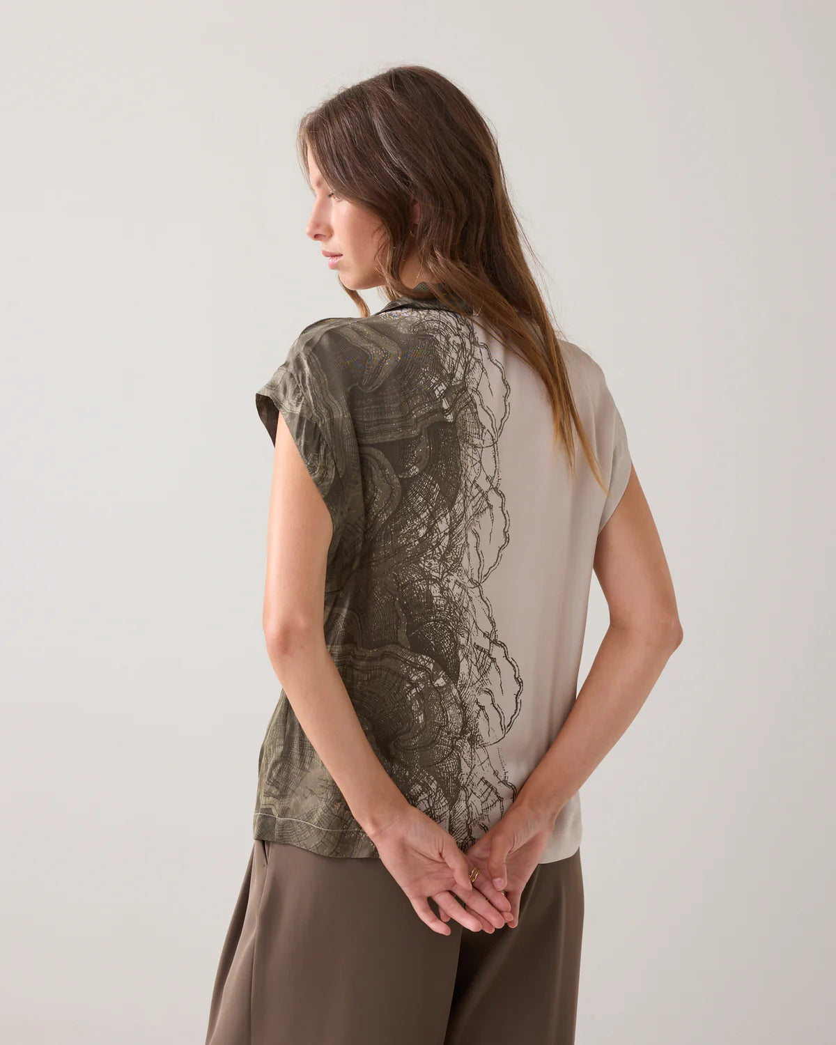 SUMMUM TOP SLEEVELESS BORDER PRINT