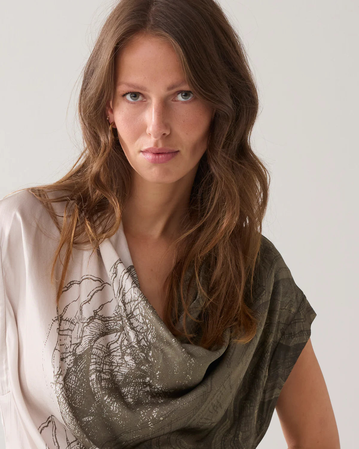 SUMMUM TOP SLEEVELESS BORDER PRINT