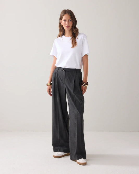 SUMMUM TROUSERS WIDE PINSTRIPE ANTH
