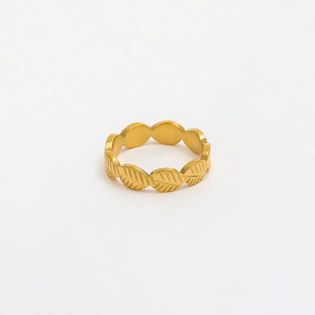 munn Studios Alora 18K S7 R090