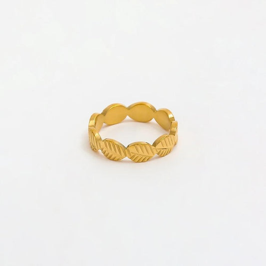 munn Studios Alora 18K S7 R090