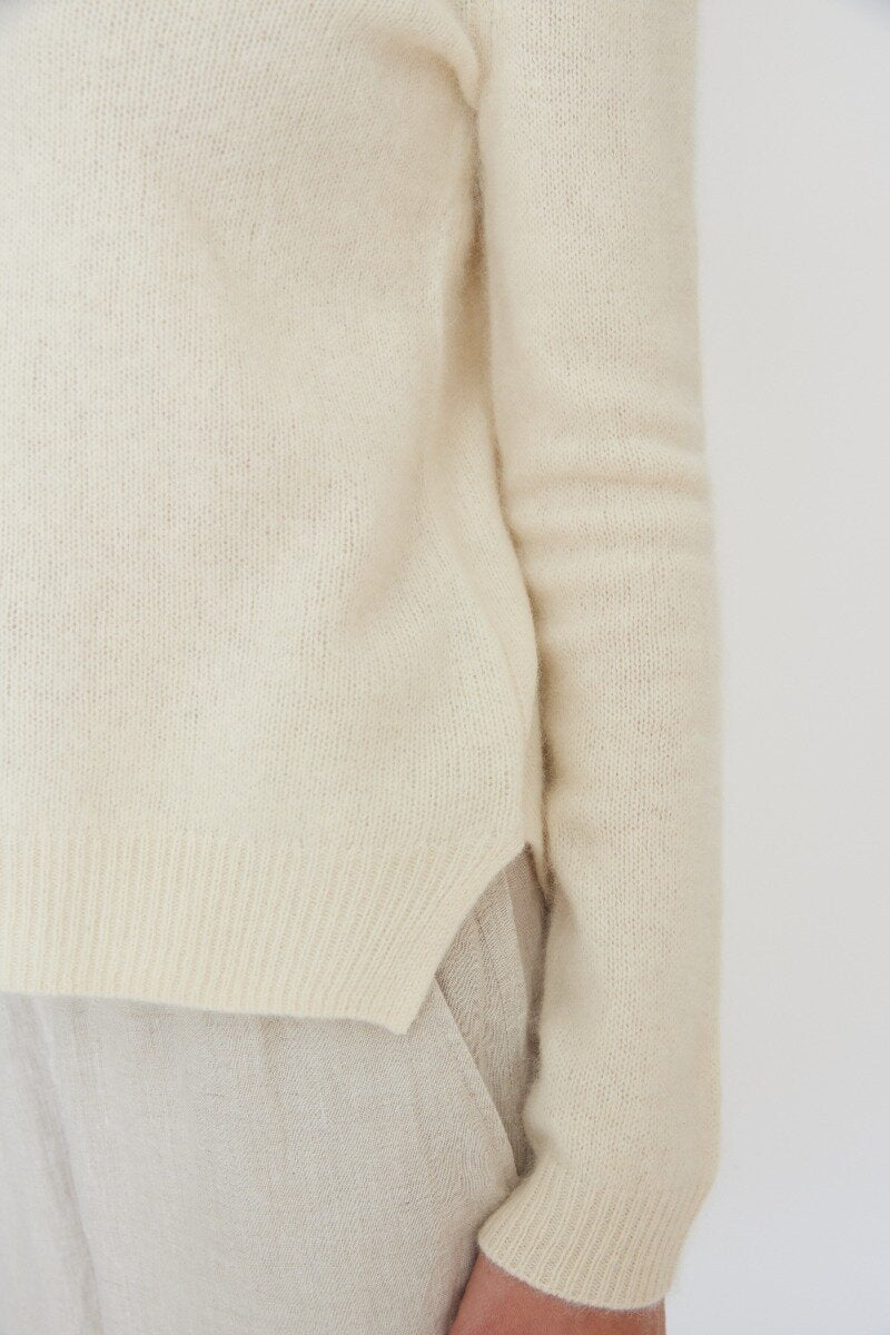 Six Ames, Joie, Off White