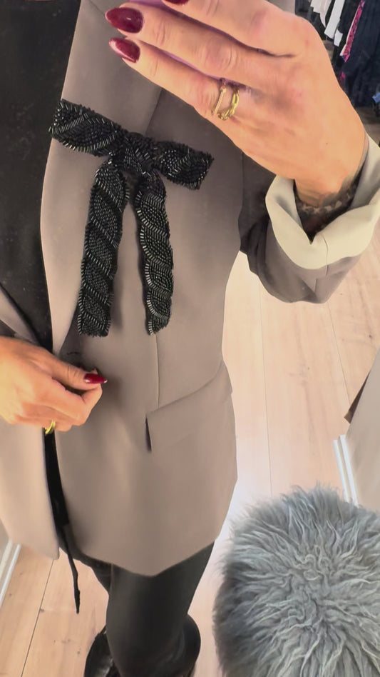 BC CAVARLY 2-IN-1 BOW BROOCH BLACK